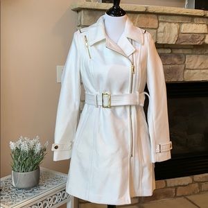 Price drop❗️Beautiful white coat